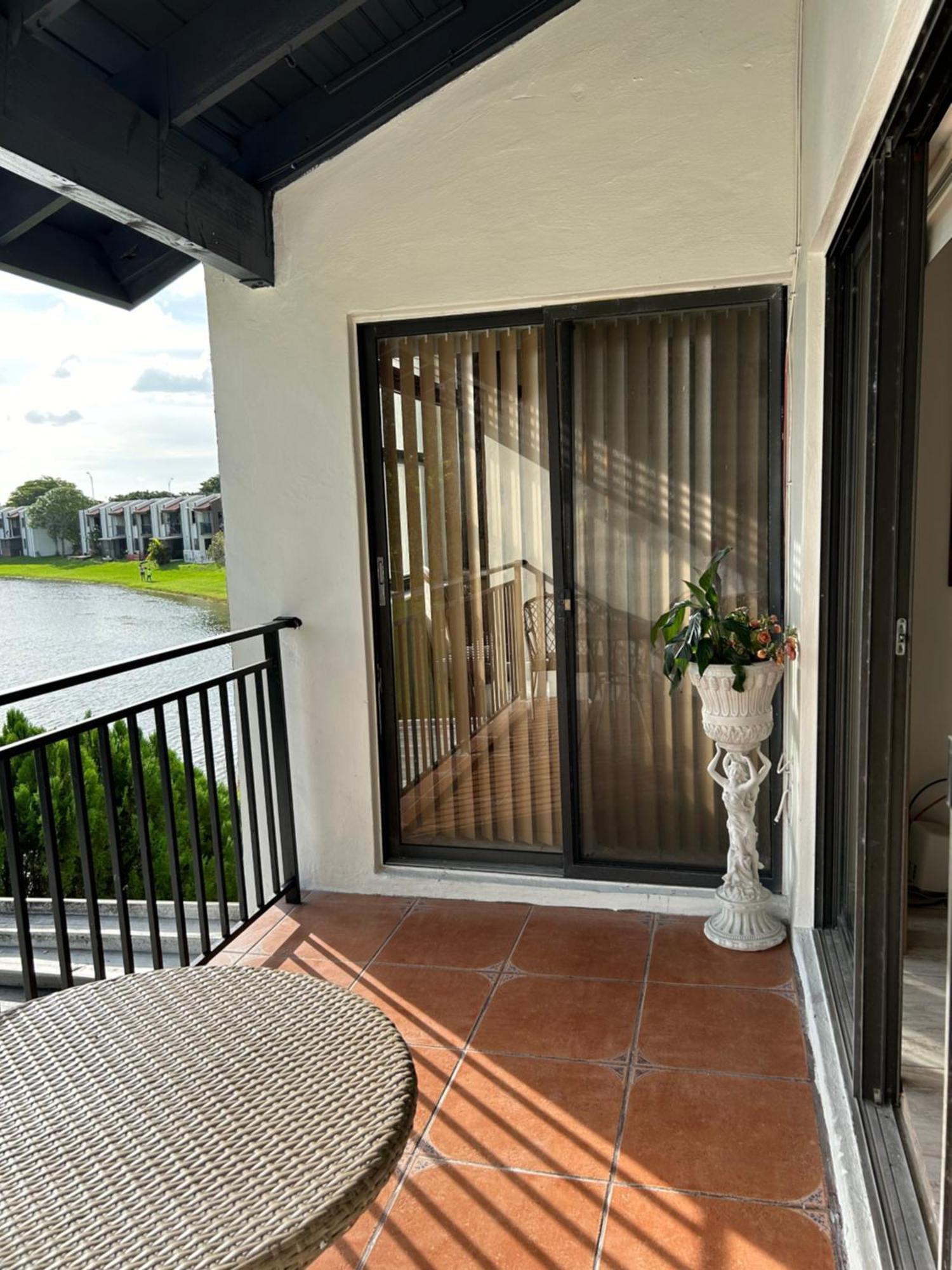 Beautiful Apartment With Very Elegant Colonial Decoration Tamiami Eksteriør bilde